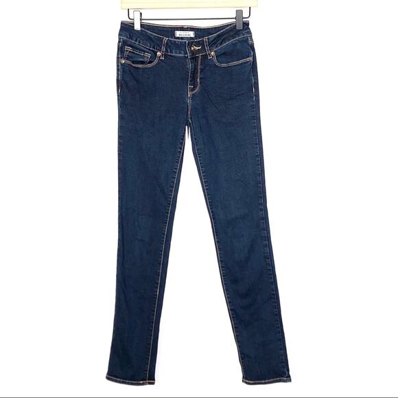 Bullhead Skinny dark wash low rise jeans size 5 juniors B83 - Picture 1 of 5